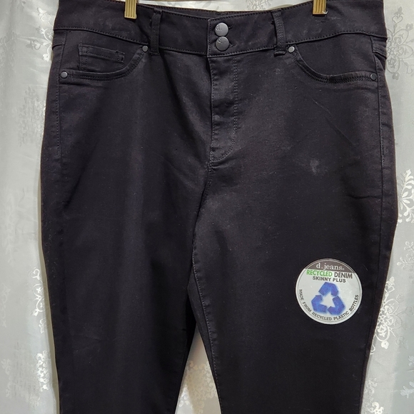 NEW d. jeans Black Sustainable Recycled Denim Skinny Ankle Plus Jeans (20W) - Picture 3 of 12
